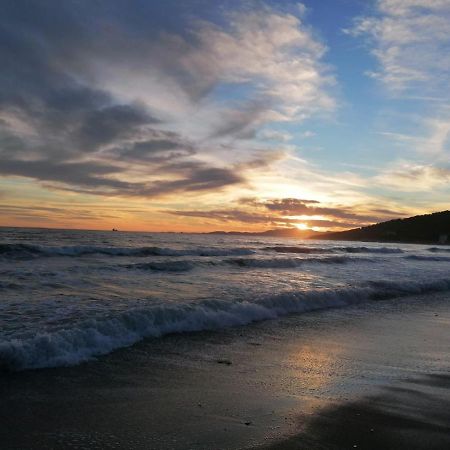Апартаменты Step To The Sea Неа-Карвали Экстерьер фото